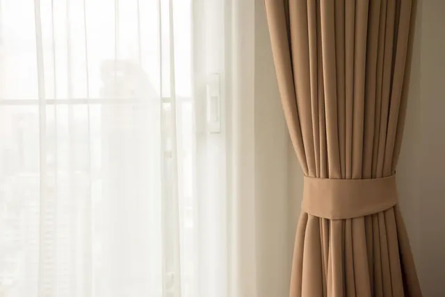 Factores que Influyen en el Precio del Lavado de Cortinas