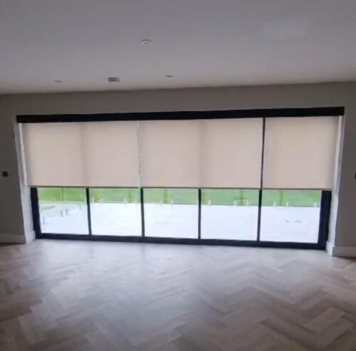 Qué Debes Buscar al Contratar un Servicio de Limpieza de Cortinas Roller