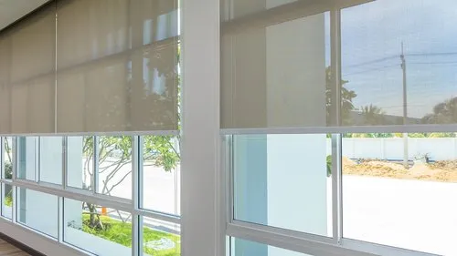 Servicios de limpieza de cortinas roller de tela sunscreen lima peru
