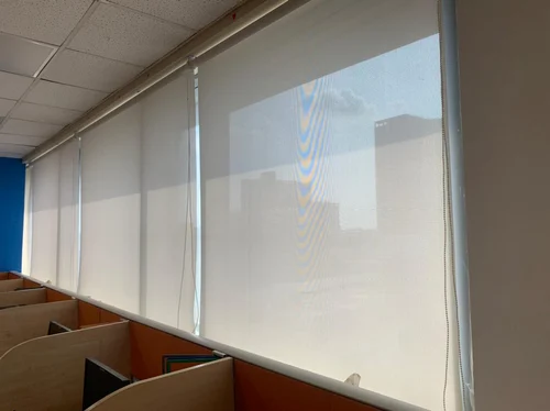 Qué técnicas de lavado se utilizan para cortinas roller en Barranco